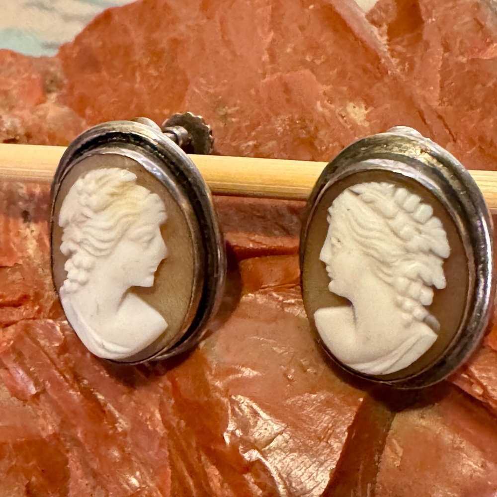 Victorian Screw Back 800 Silver Helmet Shell Cameo Earrings